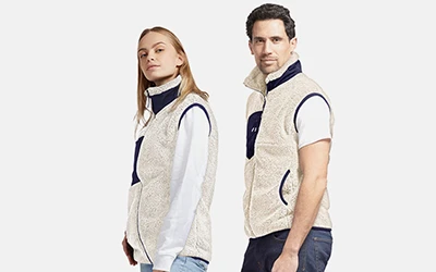 Image for Affiches Toi présente un nouveau bodywarmer en sherpa personnalisable 