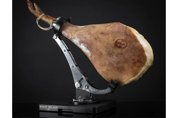 Image for Salaisons du Cayon créé une gamme de charcuterie Porc Noir Gascon